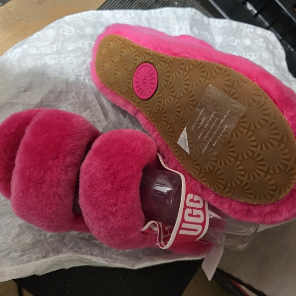 - UGG Women's Oh Yeah Slippers- Size 6 - Picture 2 of 5